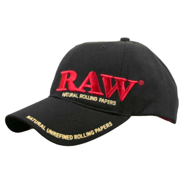 Gorra raw visera curva negra letras rojas con accesorios